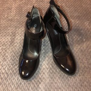 Women’s Patent Leather Heels B16
